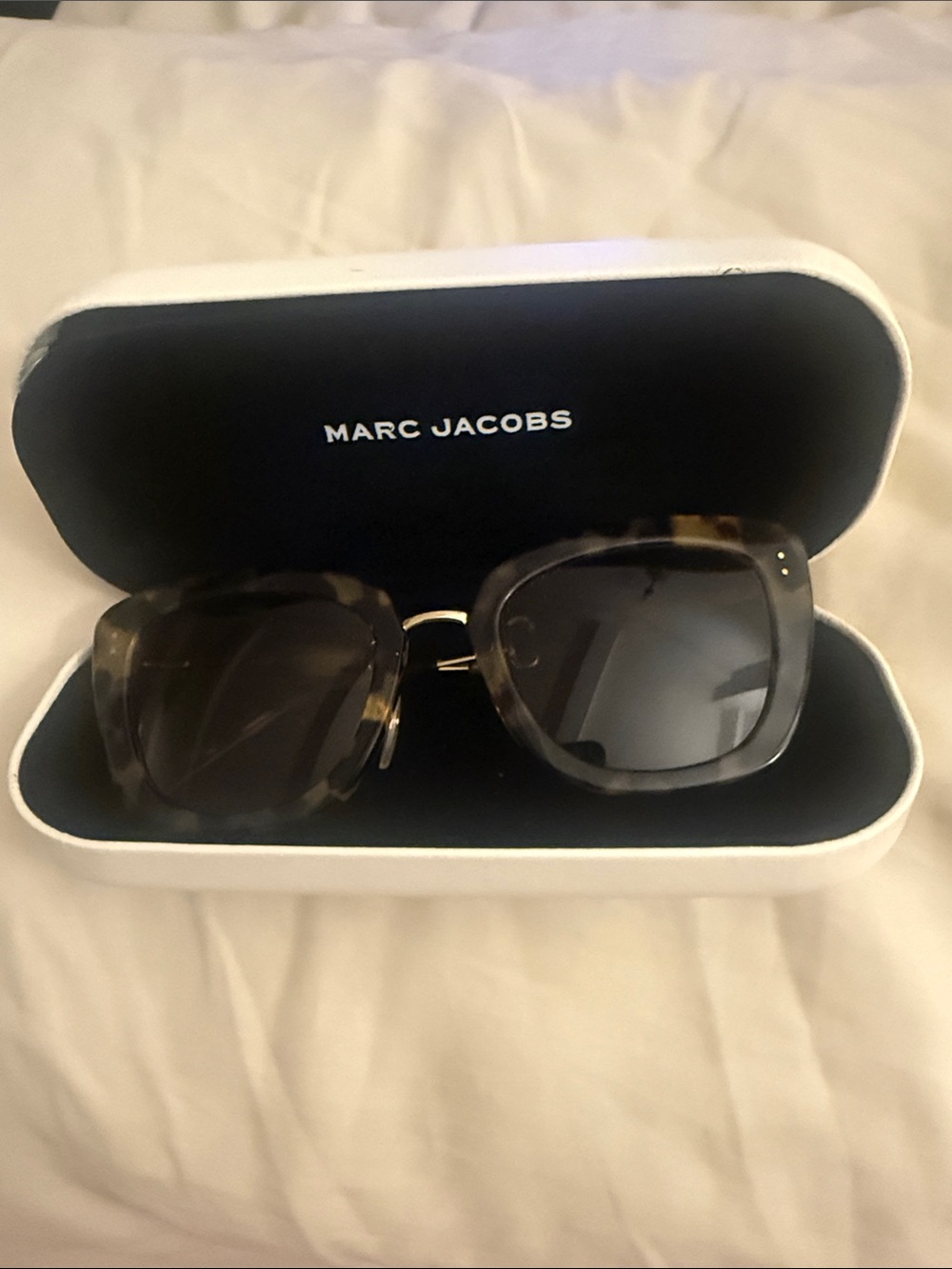 Marc Jacobs Tortoiseshell Square Sunglasses with Dark Lenses 131/S